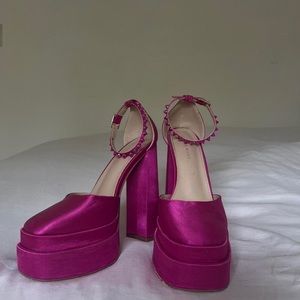 STEVE MADDEN pink satin platform heels